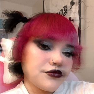 Meet your Posher, Logan